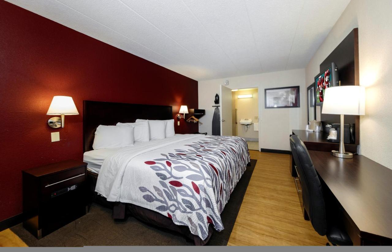 Red Roof Inn Lansing East - Msu Bagian luar foto