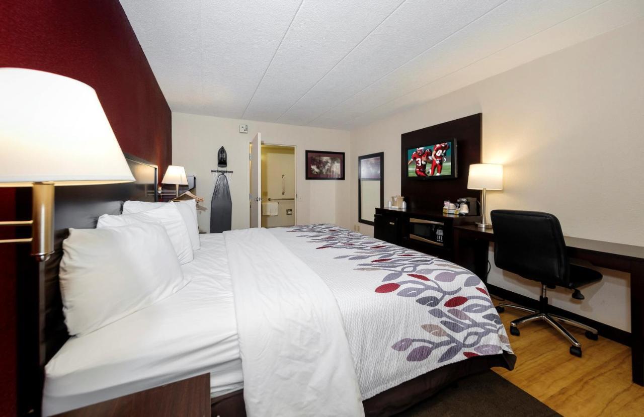 Red Roof Inn Lansing East - Msu Bagian luar foto